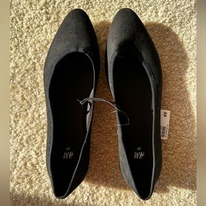 H&M black slippers NWT
